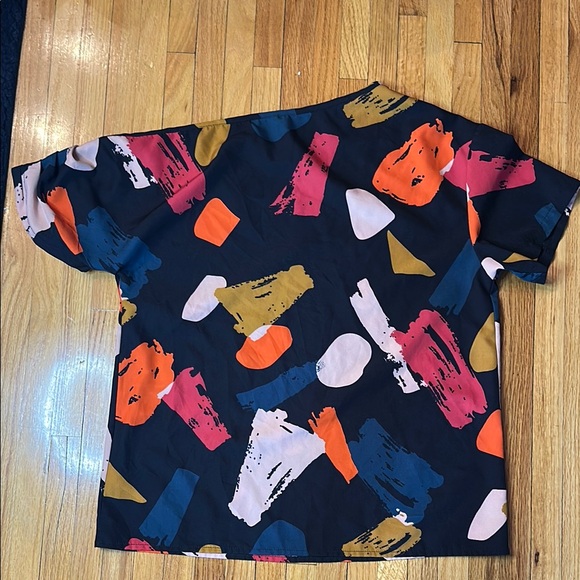 Abstract Print Top - Picture 2 of 2